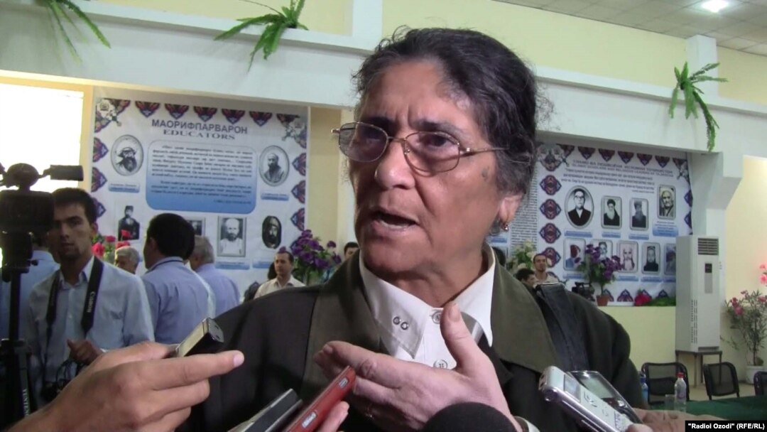 Human rights activist Oynihol Bobonazarova will run as a united opposition candidate in Tajikistan's presidential elections.