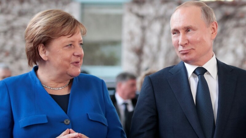 Меркел аз Путин барои ҳалли буҳрони муҳоҷирон кумак хост