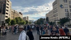 Zborovi Novog Sada pozvali su na okupljanje 10. jula, uoči početka Exit festivala, da bi "skrenuli pažnju svetske javnosti na borbu koju građani Srbije već osam meseci vode protiv režima".