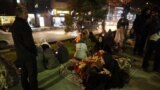 چهارشنبه گذشته برخی ساکنان تهران از بیم زلزله شب را در خیابان سپری کردند