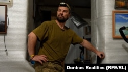 «Кожні 100 м сидиш під деревом, ховаєшся, бо літає. Якщо йдемо удвох-утрьох – можна спробувати збити»