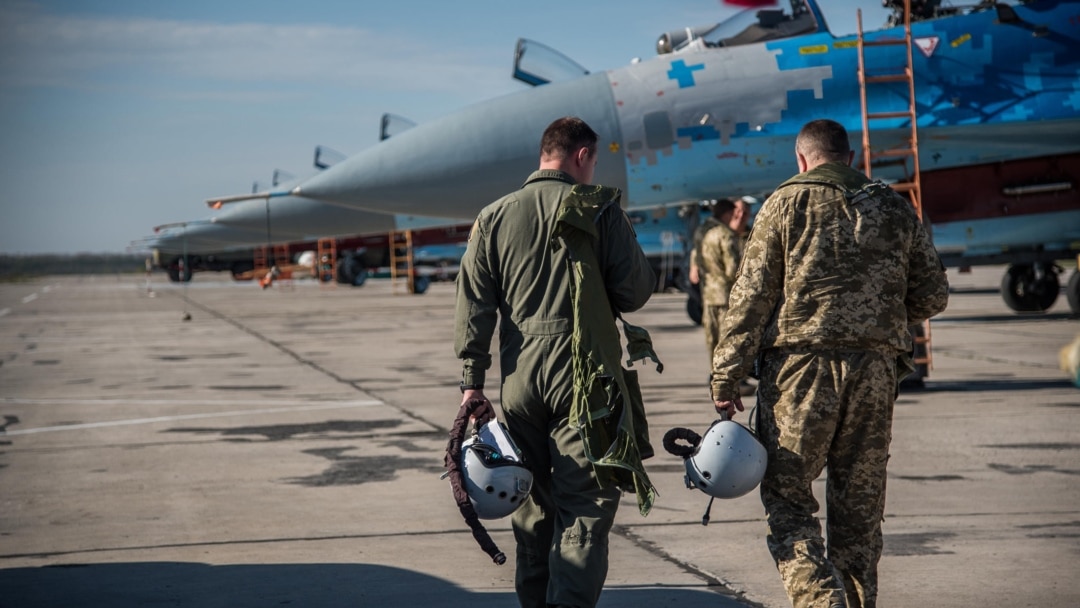 Хто захистить українське небо? Військові льотчики звільняються з Повітряних  сил ЗСУ