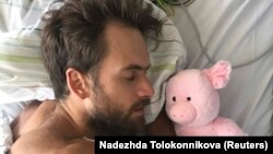 Piotr Verzilov la spitalul din Berlin