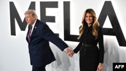 Президентът на САЩ Доналд Тръмп и първата дама Мелания Тръмп присъстват на световната премиера на филма „Мелания“ на Amazon MGM Studios в Центъра „Кенеди“ във Вашингтон, окръг Колумбия, на 29 януари 2026 г.