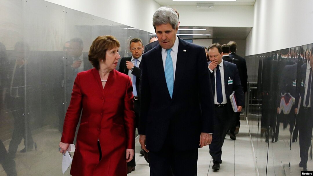 U.S. Secretary of State John Kerry (right) made his remarks after meeting with EU foreign policy chief Catherine Ashton (left) in Washington on May 6. (file photo)
