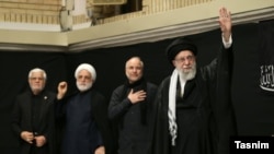 حضور آیتالله علی خامنهای، رهبر ارشد ایران در مراسم عزاداری شب عاشورا