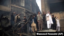 آرشف: آتشسوزی در یک مارکیت در جادۀ نادرپشتون کابل، عکس جنبۀ تزئینی دارد، ۲. نوابر. ۲۰۱۸