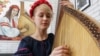 Марія Вдовичеко – учениця безкоштовної Школи бандури та українського живопису імені Василя Сліпака в Маріуполі