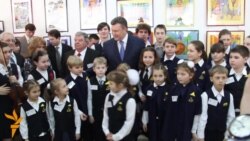 Янукович сходив на дитячу виставку
