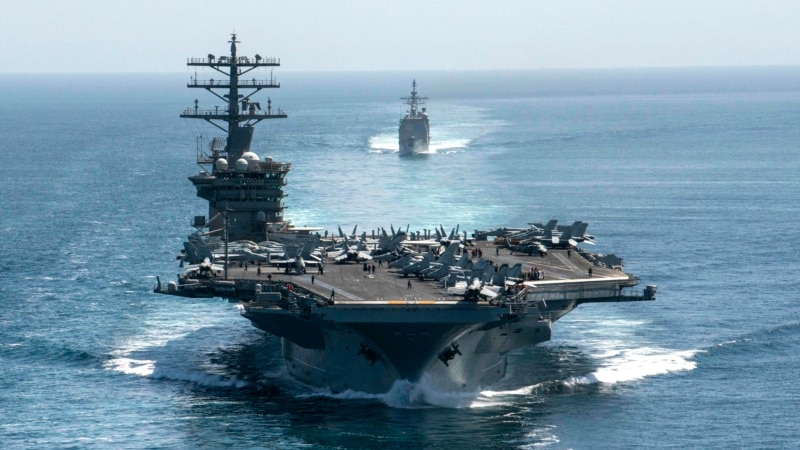 В Карибское море вошел авианосец США после обвинений против Кастро