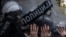 Sukob policije i demonstranata tokom jednog od antivladinih protesta u Novom Sadu, 21. novembar 2024.
