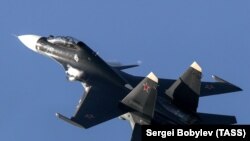 Российский самолет СУ-30М