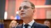 Noul premier al României, Luca Niculescu, în Parlamentul de la București.