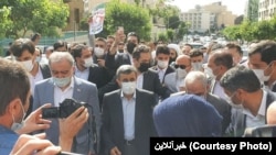 Mahmud Ahmadinedžad (u sredini) dolazi da se registruje za predsjedničke izbore 18. juna, Teheran (12. maj 2021.)