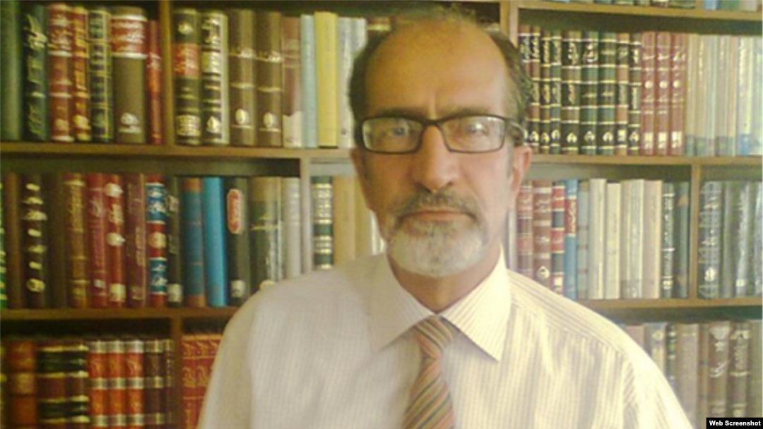 «محمدرضا پورشجری» وبلاگ خود بنام «گزارش به خاک ایران» را با نام مستعار «سیامک مهر» می‌نوشت