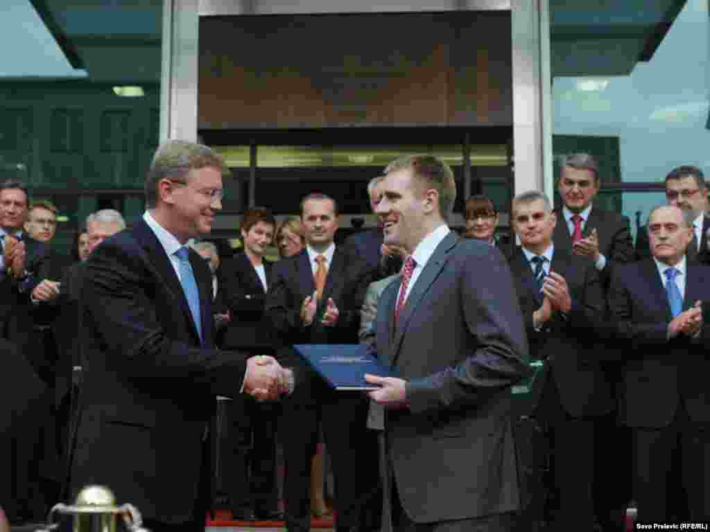 Crna Gora - Europski komesar za proširenje Stefan Fule i premijer Igor Lukšič, Podgorica, 13.10.2011. Foto: RSE / Savo Prelević 