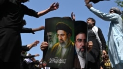 خامنه‌ای؛ تابوت پدر، تاج پسر