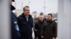 Premierul Greciei, Kiriakos Mitsotakis, a vizitat miercuri alături de președintele ucrainean, Volodimir Zelenski, portul Odesa și zonele rezidențiale afectate de un alt atac rusesc, desfășurat înainte cu cinci zile.