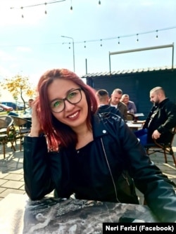 Neri Ferizi, aktiviste feministe.