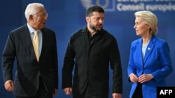 Зліва направо: голова Євроради Антоніу Кошта, президент України Володимир Зеленський і голова Європейської комісії Урсула фон деп Ляєн, Брюссель, 16 жовтня 2026 року