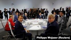 Лидеры семи мировых держав на саммите «Большой семерки».
