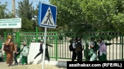 Orta mekdep. Türkmenistan (arhiw suraty).
