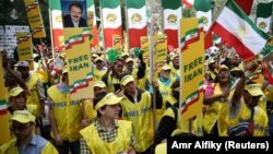 تظاهرات مخالفان همزمان با حضور روحانی در مقر سازمان ملل. ۲۹ شهریور ۹۶