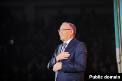 Kreu i partisë më të madhe opozitare, PDK, Bedri Hamza, gjatë një tubimi zgjedhor nëntorin e vitit të kaluar.