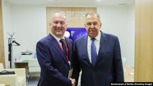 Міністр закордонних справ Росії Сергій Лавров і міністр Сербії без портфеля Ненад Попович у Санкт-Петербурзі, Росія, 4 червня 2026 року