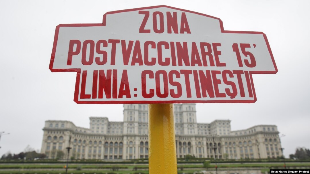 Centrul de vaccinare drive thru din Piața Constituției, București 