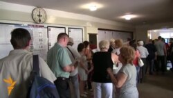 In Central Ukraine, Voters Queue To Cast Ballots