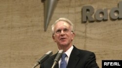 جیمز گلاسمن، رییس شورای عالی اطلاع رسانی بین المللی آمریکا