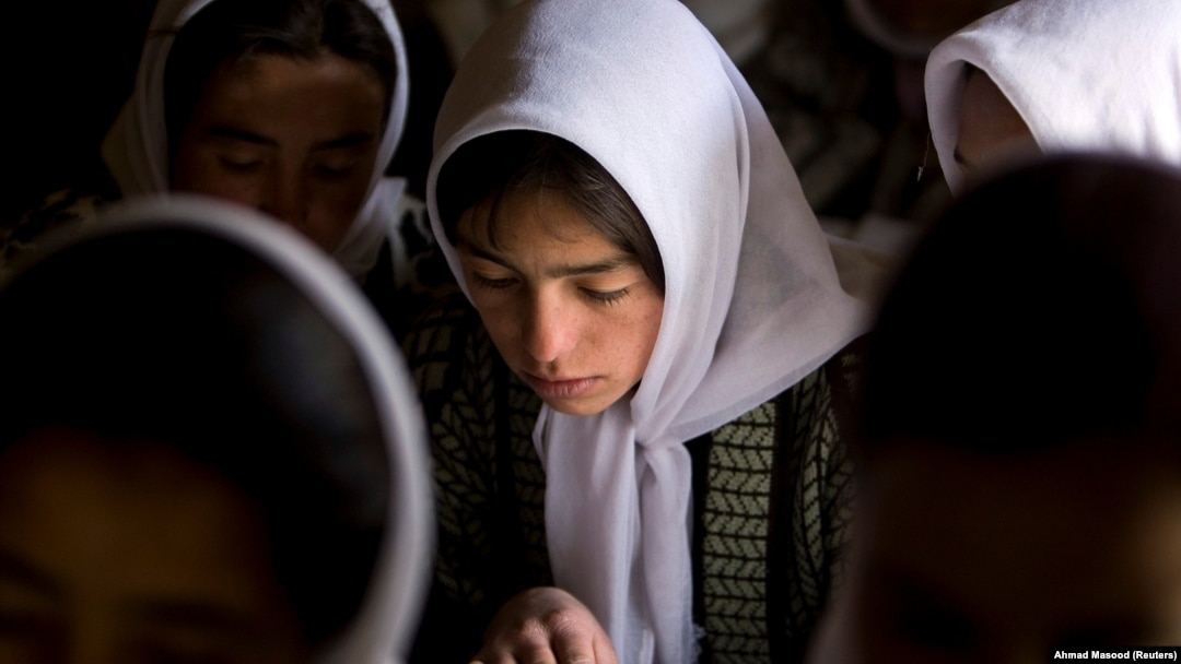 Femeile din Afganistan se tem că, odată cu preluarea puterii de către talibani, nu vor avea acces la educație.