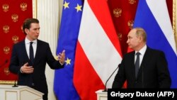 Austrijski kancelar Sebastijan Kurc sa ruskim predsednikom Vladimirom Putinom se sastao u Moskvi krajem februara ove godine