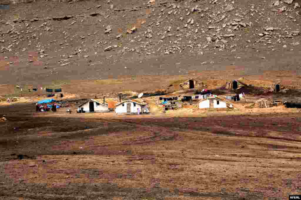 Кавказ тауларындагы борынгы Хыналык авылы #16