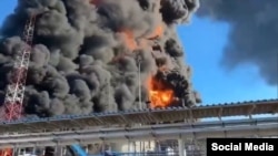 Пожар на территории Пермской нефтеперекачивающей станции после второго подряд ночного удара украинских войск 30 апреля 2026 года. 