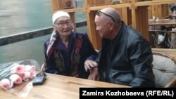 Бүбүйра Кыдыралиева менен Болот Абдрахманов. Бишкек шаары. 29-сентябрь, 2020-жыл.