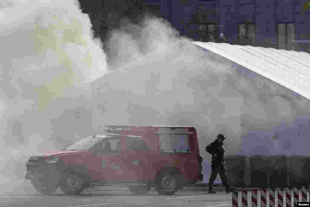 Naoružani muškarac ušao je 22. oktobra 2025. u jedan od šatora u "Ćacilendu". Pucnjevima iz pištolja ranio je jednu osobu. Izbio je i požar. Predsednik Srbije Aleksandar Vučić je istog dana incident označio kao teroristički. Napadač je uhapšen i procesuiran.