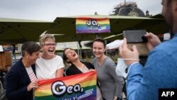 În Elveția, susținătorii drepturilor LGBTI au sărbătorit victoria.