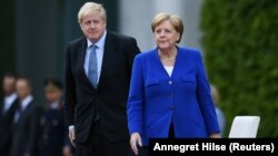 Kancelarja gjermane, Angela Merkel dhe kryeministri britanik, Boris Johnson