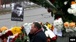 Немцов еске алу маршына келген ер адам. Мәскеу. 2 наурыз 2015 жыл