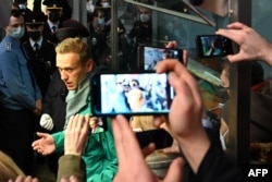 Алексей Навальный "Шереметьево" әуежайының кедендік бақылау бекетінде. Мәскеу, 17 қаңтар 2021 жыл.