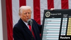 Predsjednik SAD-a Donald Trump najavljuje nove carine, Bijela kuća, 2. aprila 2025.