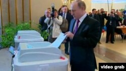 Владимир Путин гласа на претседателските избори. 18.03.2018