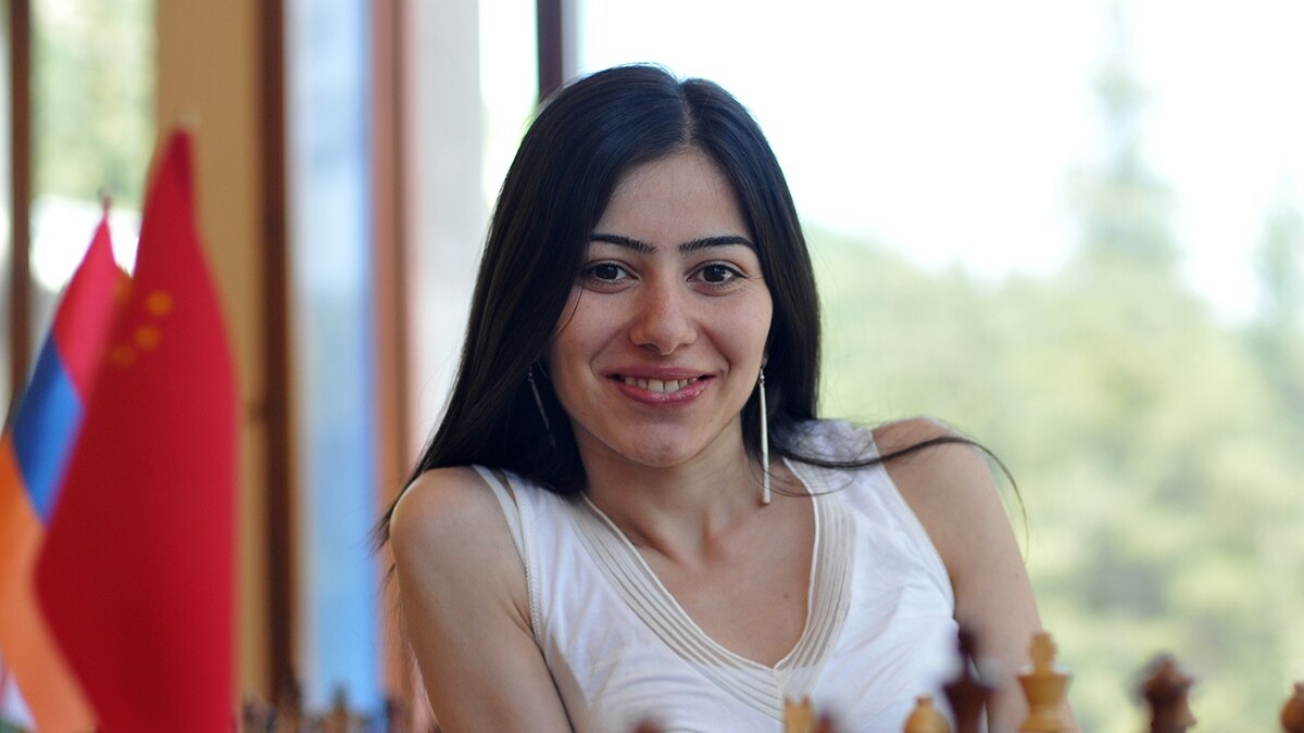 Армянское 18. Армянские парни. Армянское 18. Армянская актриса нарине бегинян. Красивые армянские женщины.