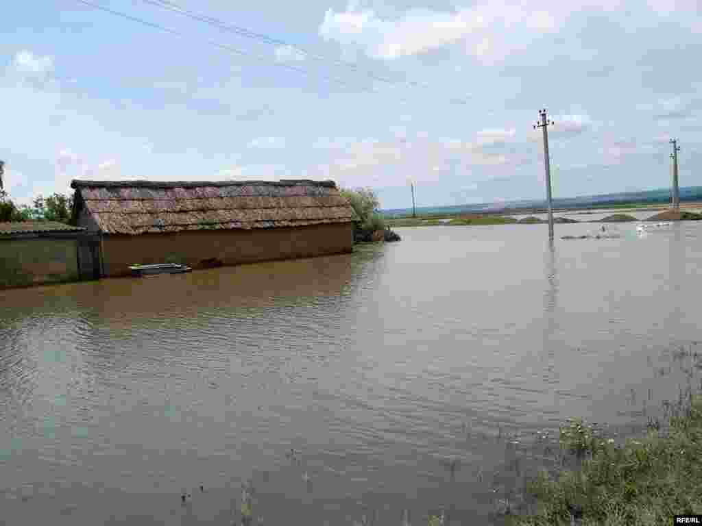 Revărsarea râului Prut la Nemţeni, 8 iulie 2010