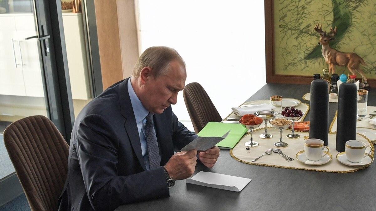 путин встречает шпионов
