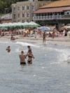 UKRAINE-WAR/BEACHES