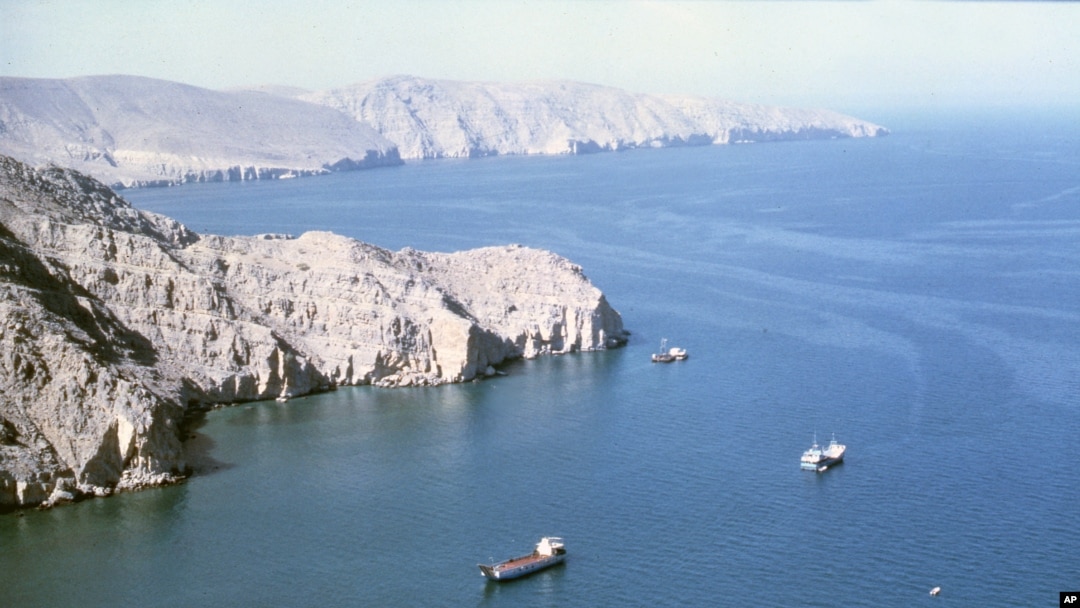 نمایی از تنگه هرمز (عکس از آرشیو)