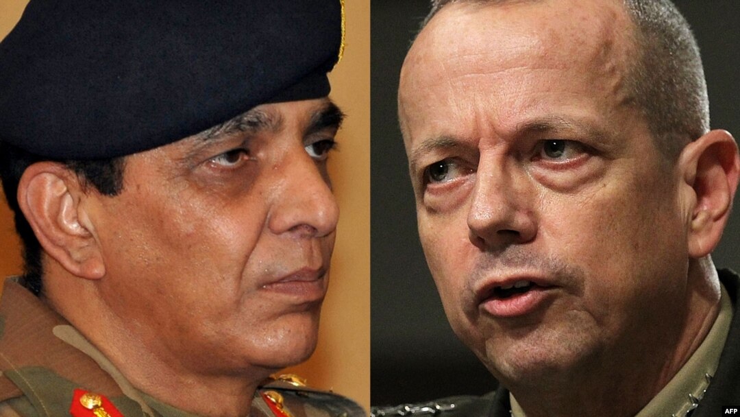 Pakistani Army chief General Ashfaq Kayani (left) and ISAF commander U.S. General John Allen